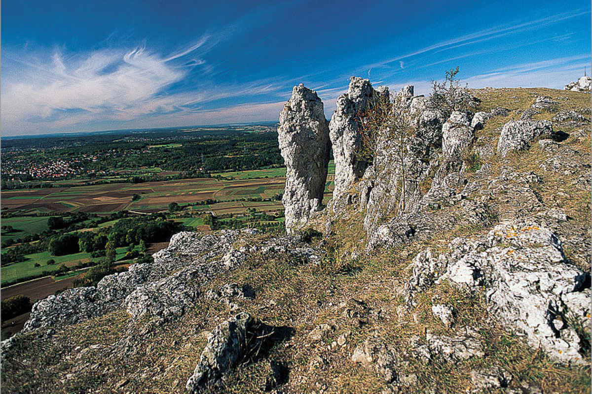 Wanderungen in der Fränkischen Schweiz versprechen neben Kultur und Geschichte auch wunderschöne Aussichten.