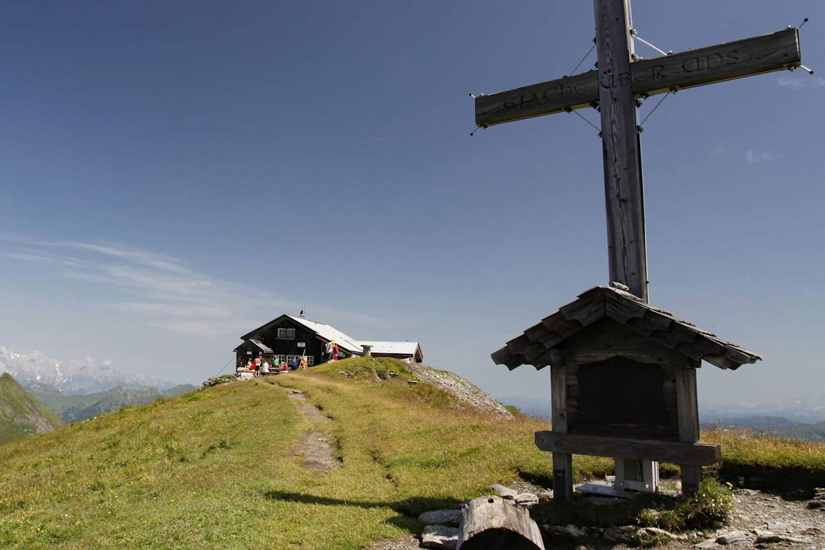 Die Gamskargkogelhütte am Gipfel des Gamskarkogels.