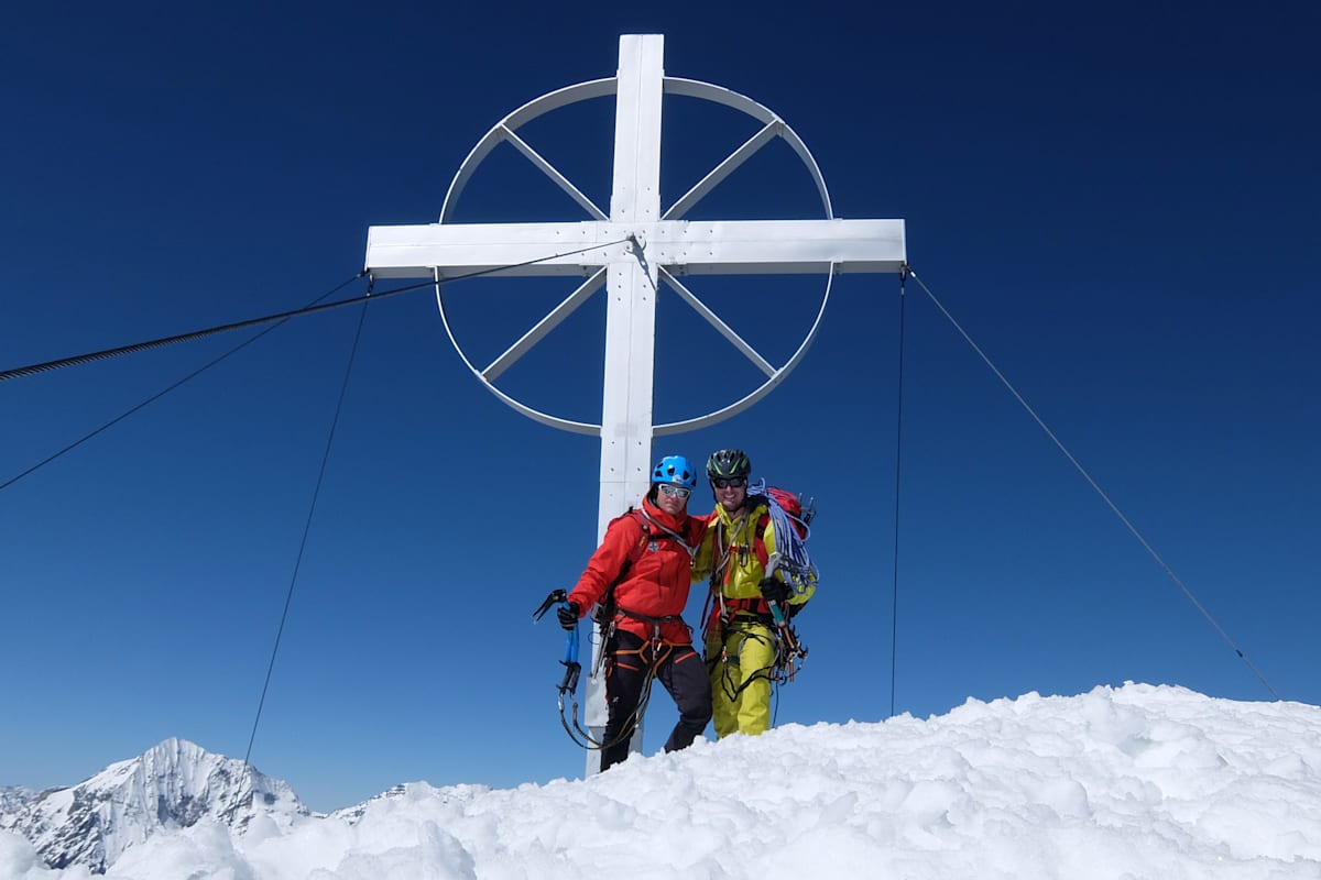 Ein schnelles Gipfelfoto: Daumen nach oben!