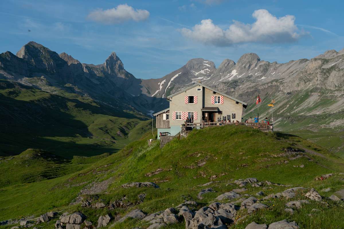 Die Glattalphütte in den Glarner Alpen: Ein ausführliches Portrait findet ihr in der aktuellen Schweizer Ausgabe