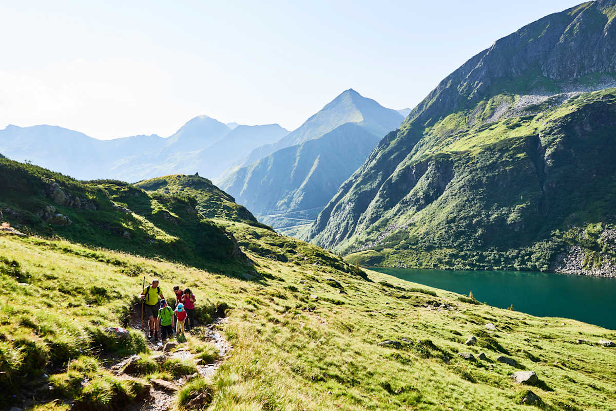 Eine Familie auf der 3-Seen-Runde.