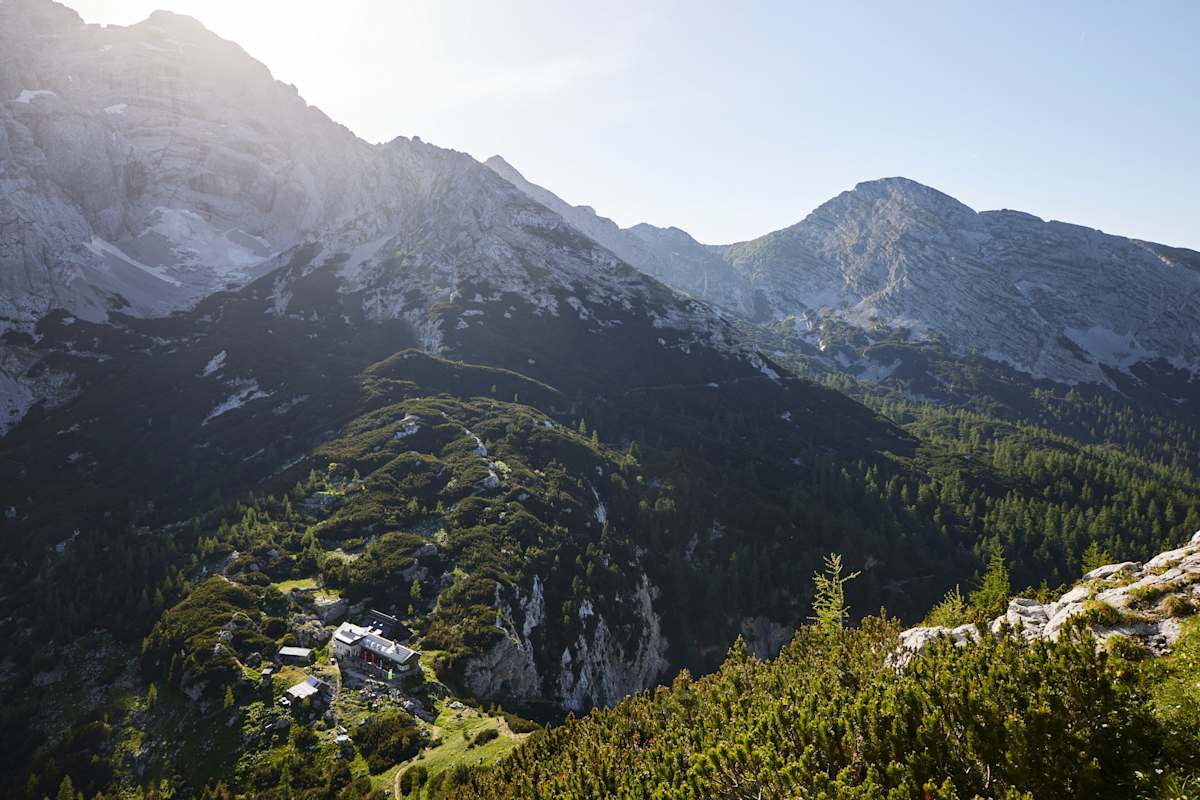 Luftaufnahme der Hesshütte im Gesäuse