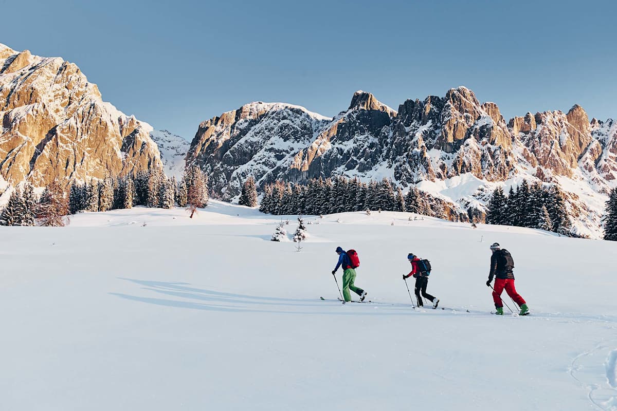 Die Skitourengruppe beim Aufstieg.