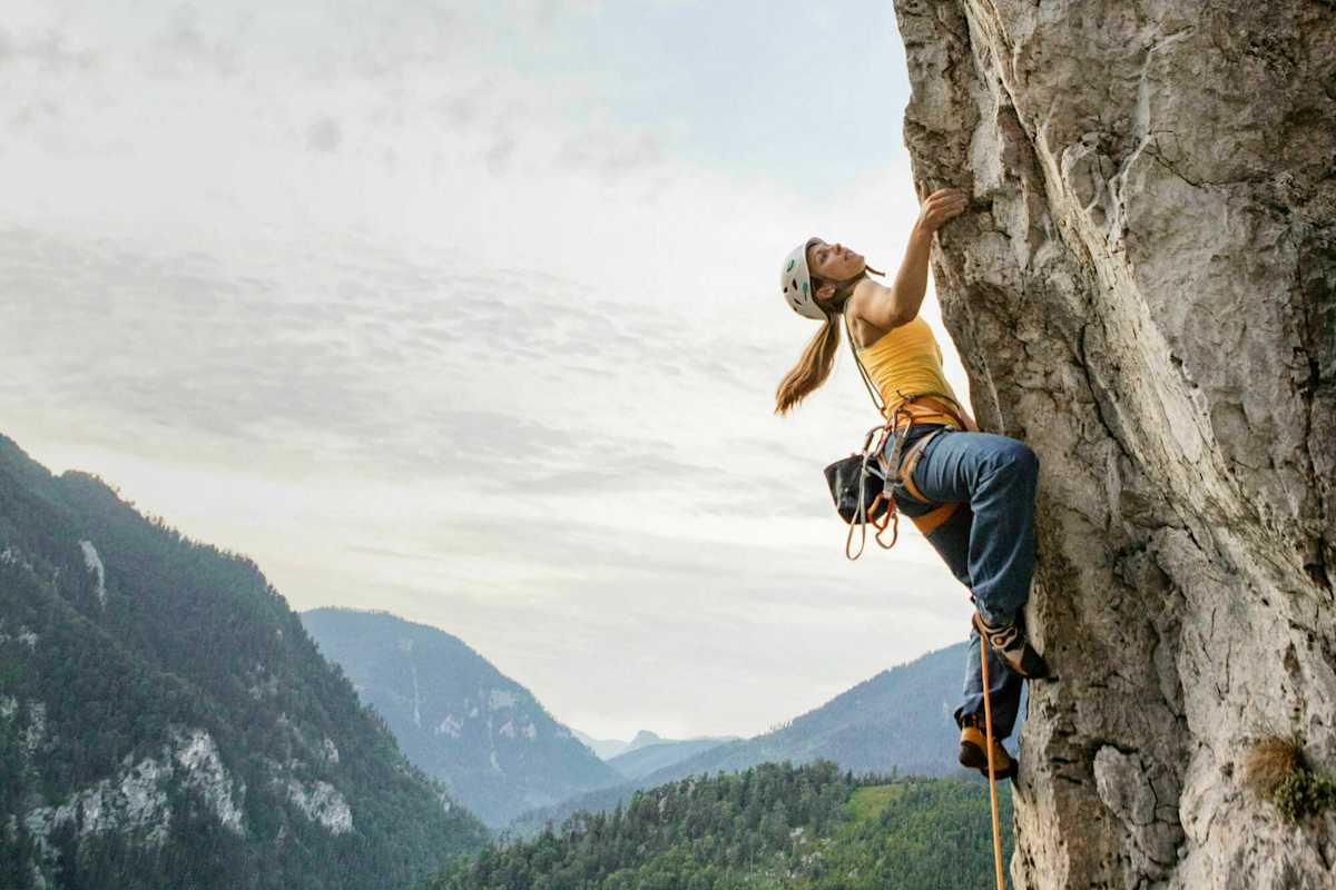 Auf den letzten Metern des Altknechts (9–/9) an der Blechmauer hat Julia kaum Zeit für das atemberaubende Panorama.