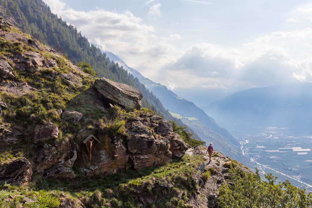 Hoch über dem Vinschgau am Vinschger Höhenweg. Dieses Bergerlebnis sollte auf keiner To-do Liste fehlen.