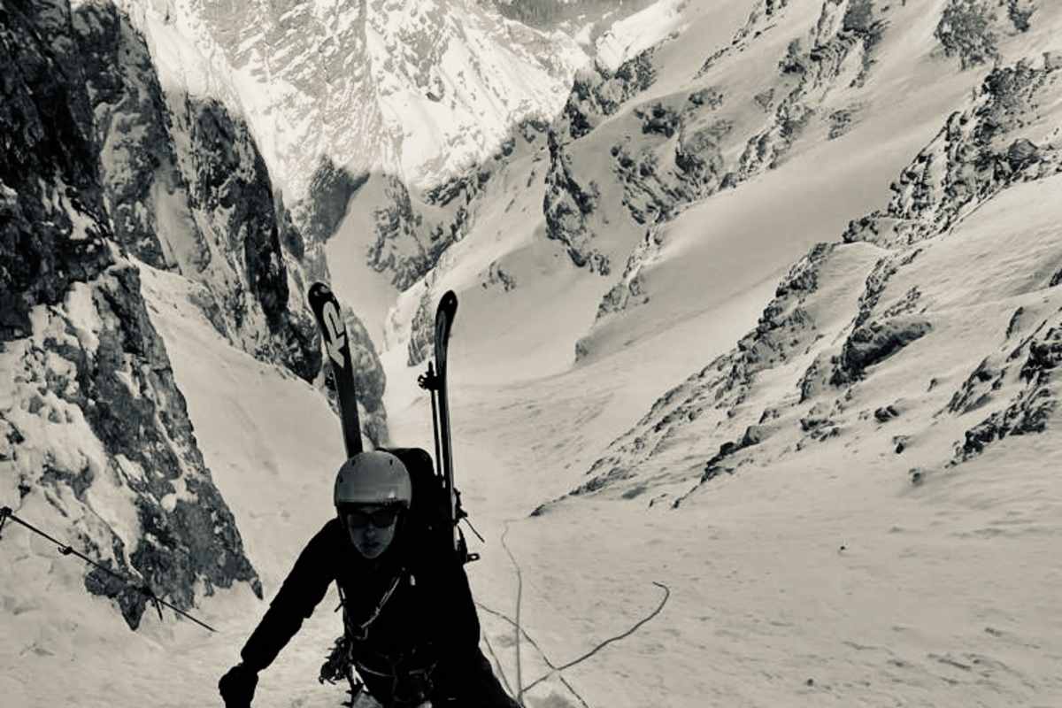 Beim Abseilen in die Serles Nordirinne, Tirol