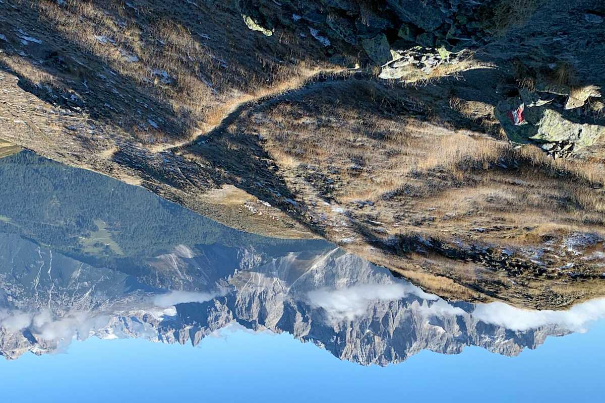 Der Karnische Höhenweg mit Blick auf die Dolomiten