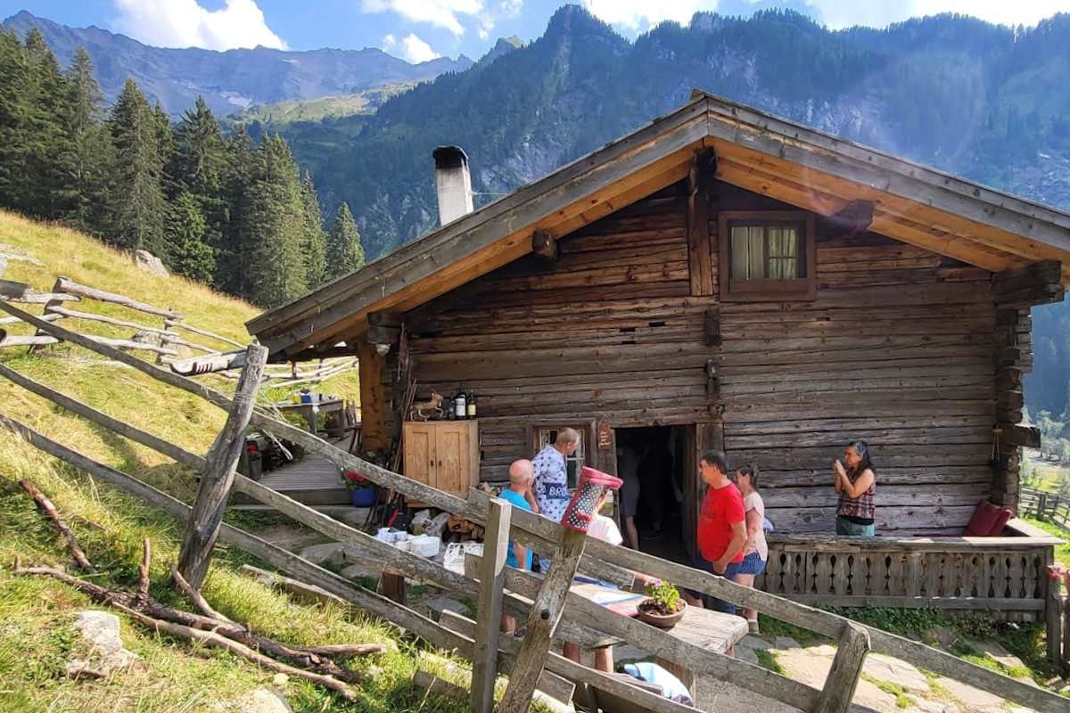 Eine Almhütte im Tiroler Valsertal