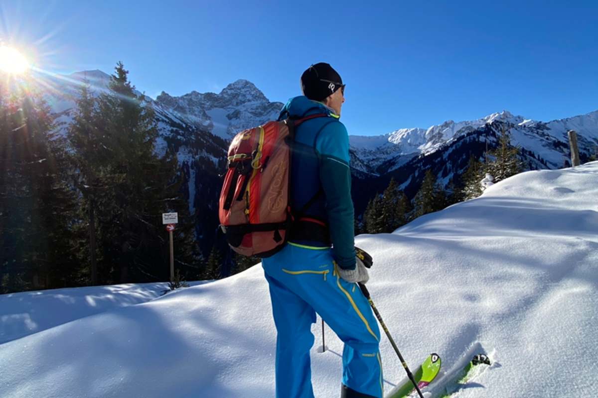 Bergführer Franky Drechsel beim Skitoureaufstief von Baad Richtung Schwarzwassertal