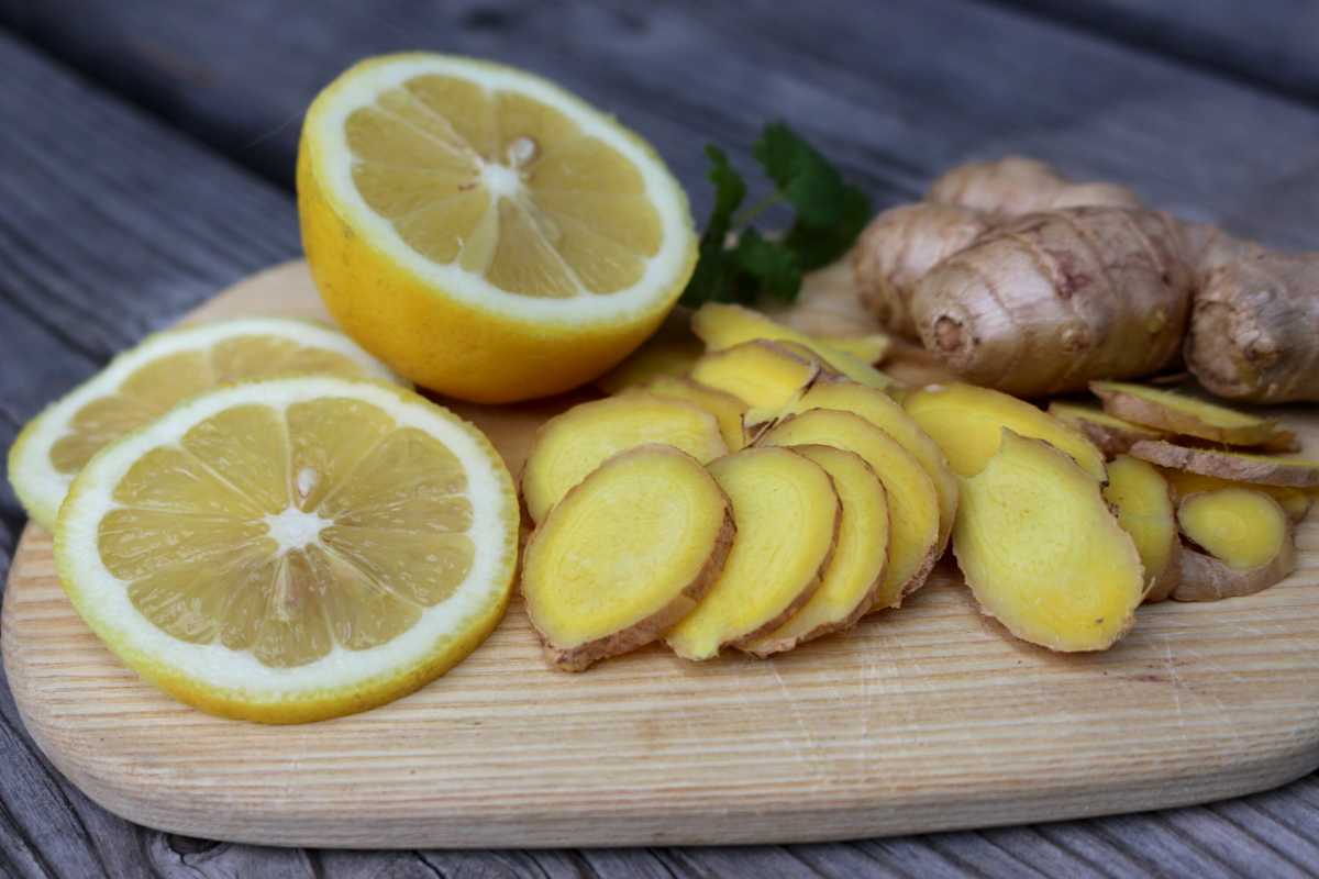 Ingwer zusammen mit Zitrone & Co. wirkt bei der Stärkung der Abwehrkräfte Wunder