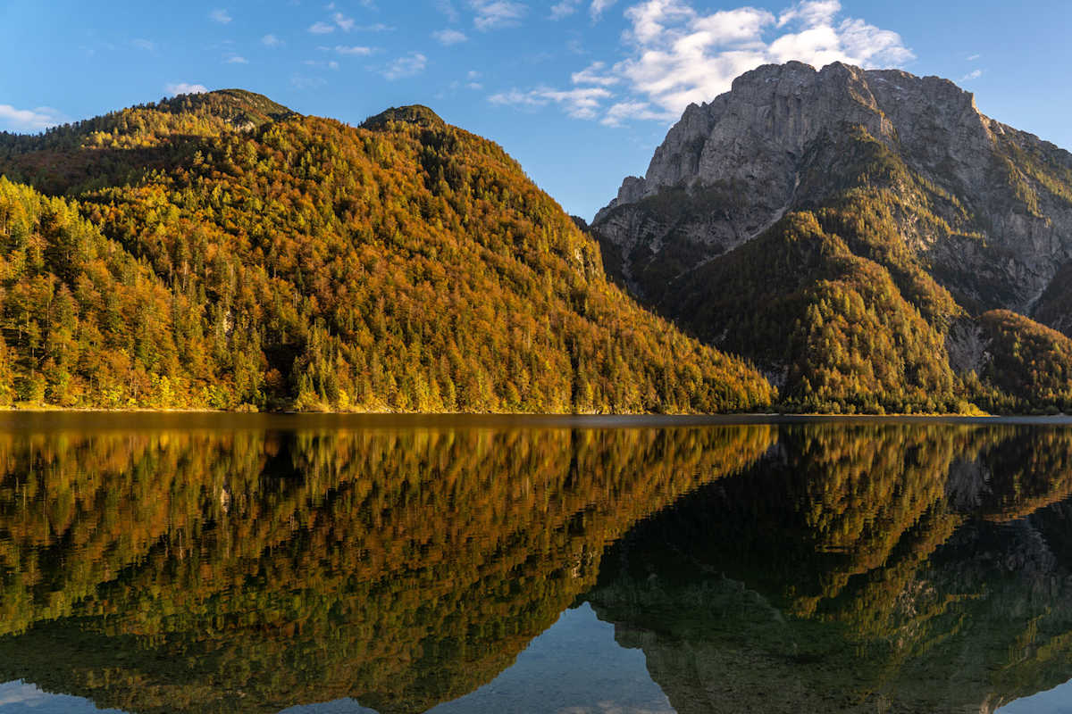 Der Raiblsee in den Julischen Alpen an der Grenze von Österreich, Slowenien und Italien.