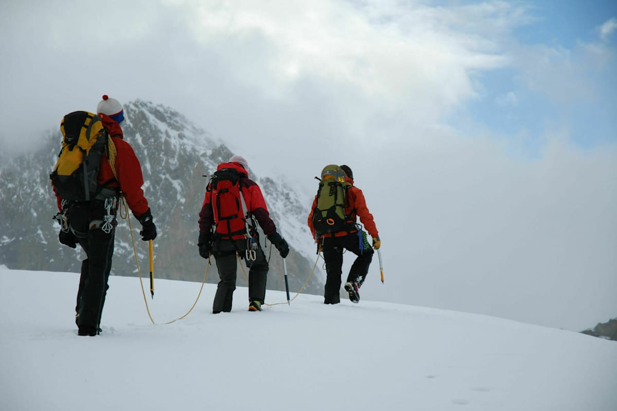 Bergwetter – Kaltfront: Bergsteiger auf Hochtour
