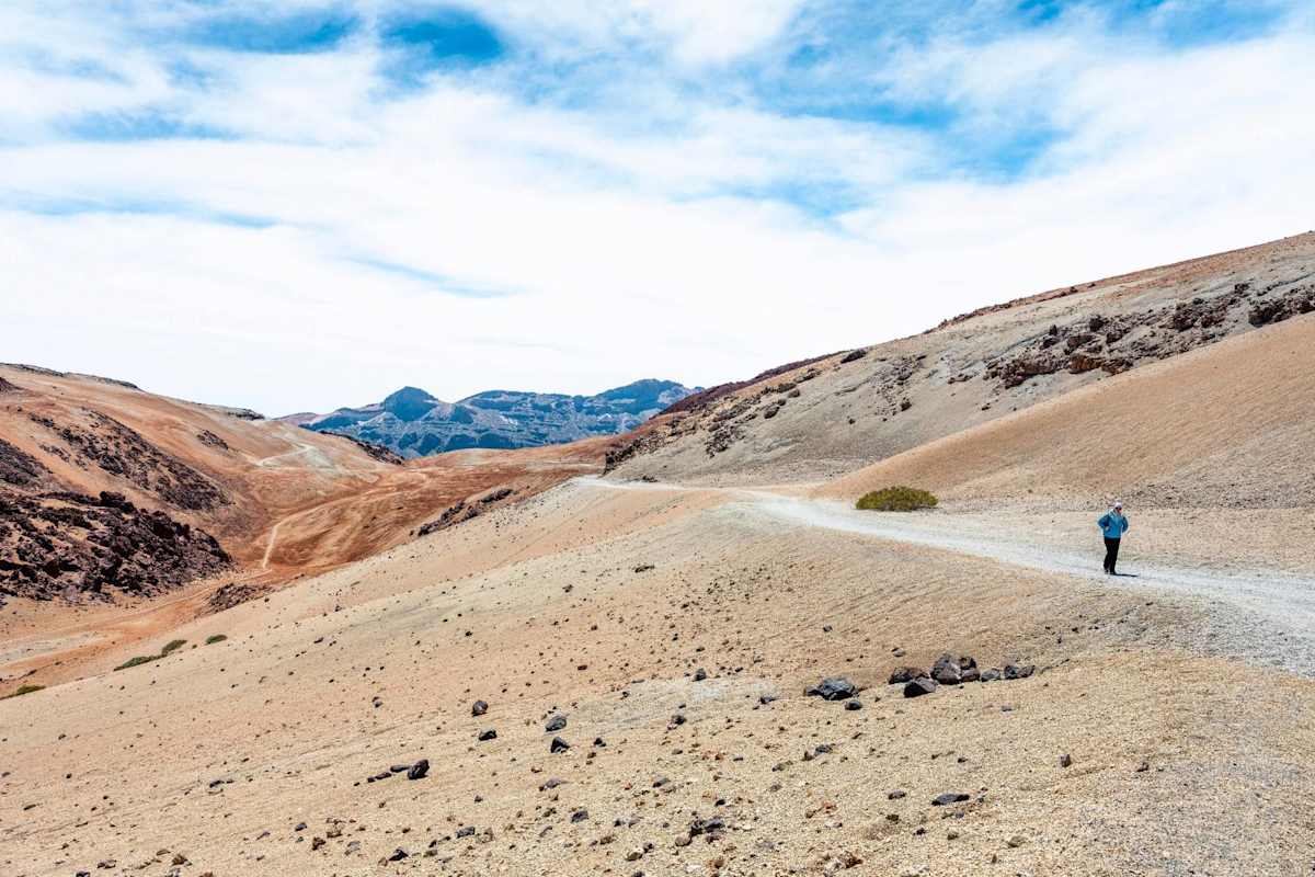 Karge Steinwüste und Gebirge