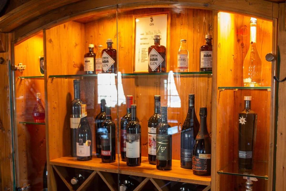 Top Produkte im Weinkeller und selbstgemachter Gin