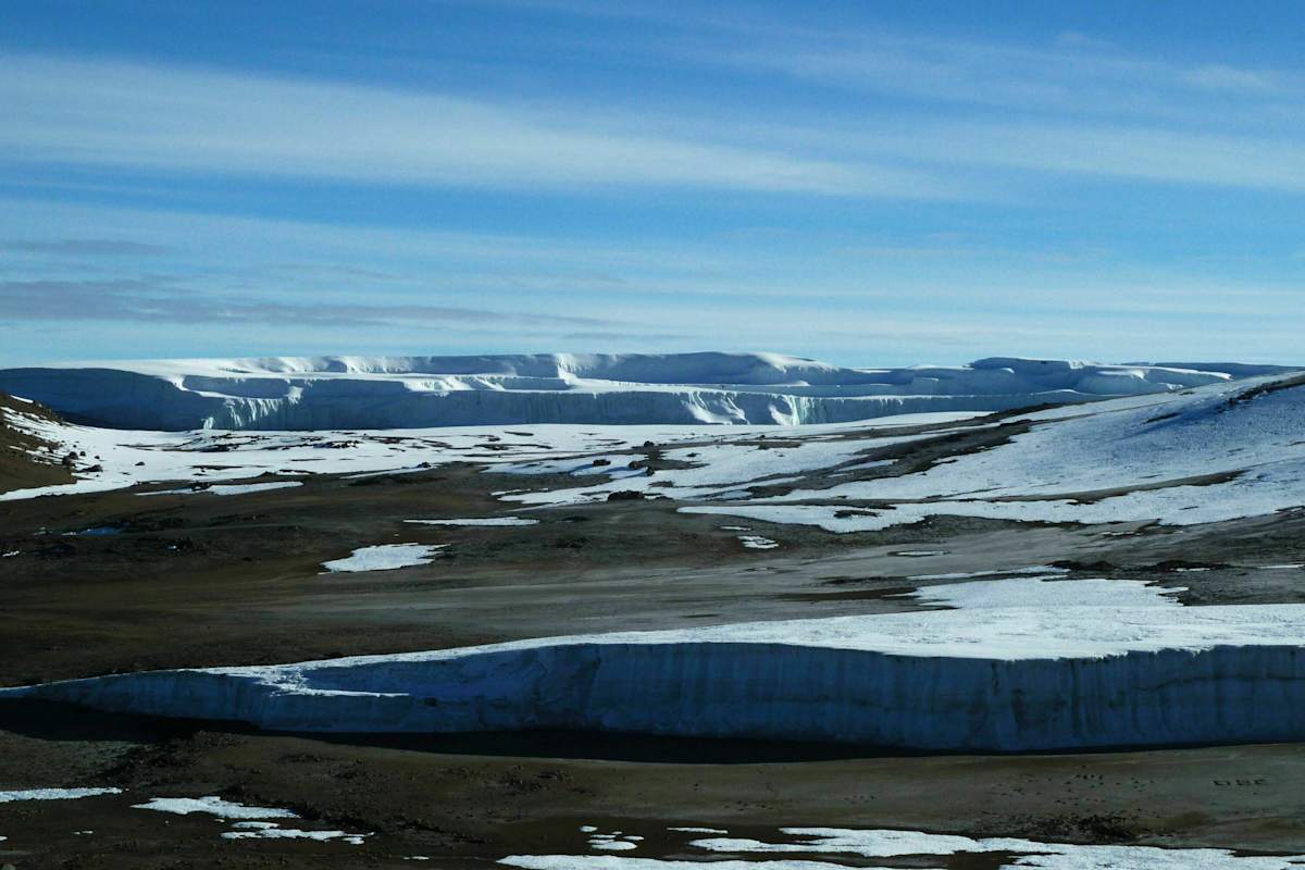 Krater-Landschaft im Kilimanjaro-Massiv