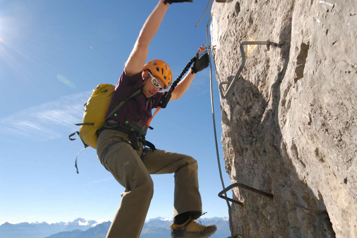 Die Anzahl der unverletzt geborgenen Personen am Klettersteig ist gestiegen.