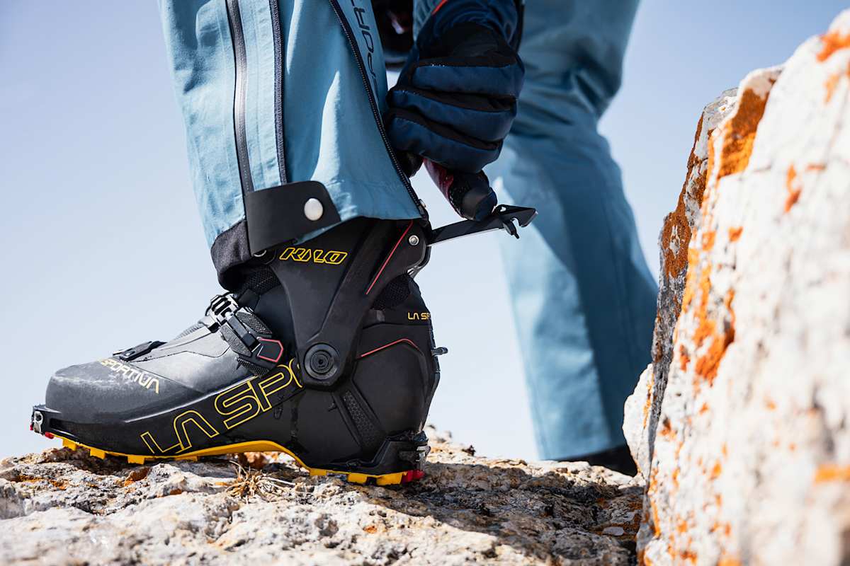 Mit dem TILT-LOCK-LITE™ Ski/Walk-System lässt sich einfach zwischen Geh- und Ski-Modus wechseln.