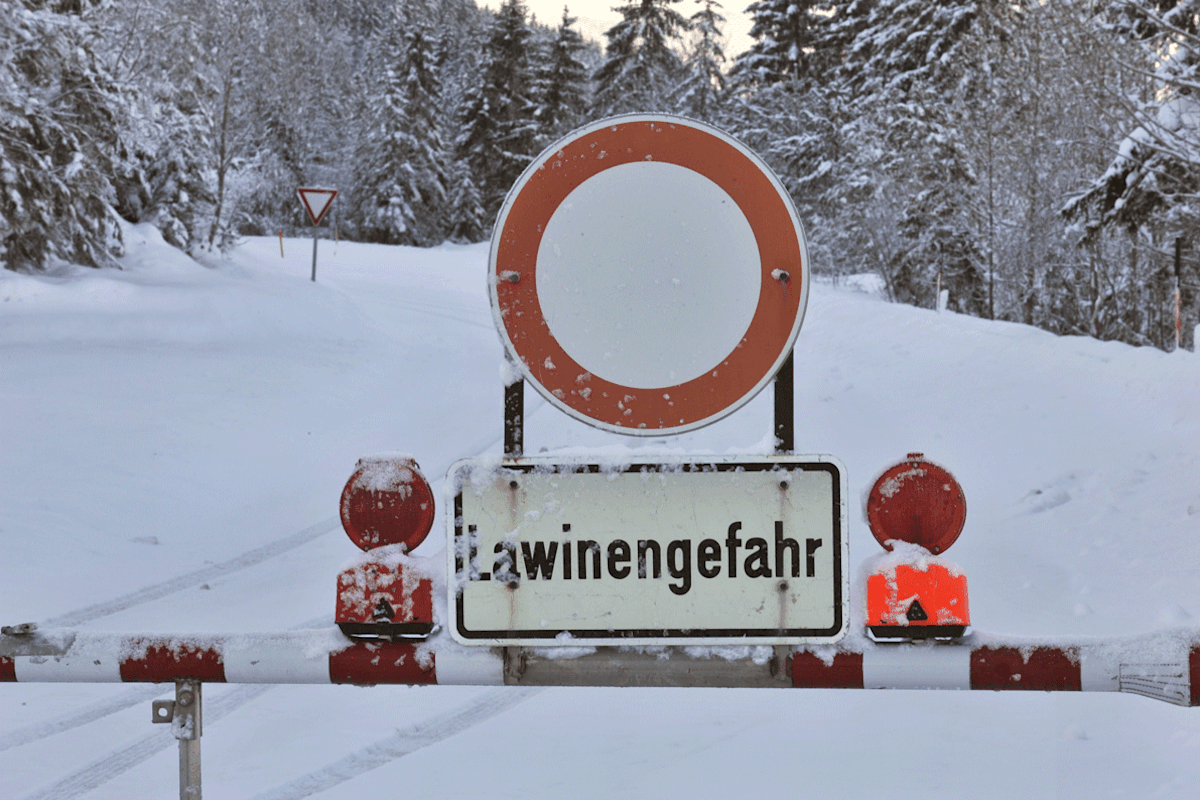 Straßensperren im gesamten Alpenraum