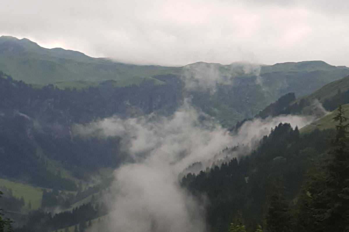 Gewitterwolken ziehen über den Tristkogel (2.095 m) herein
