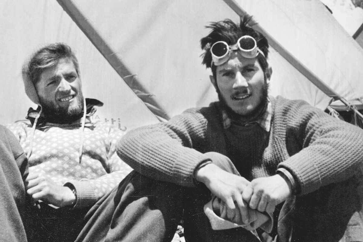 Ruhige Momente im Basislager mit Sergio Viotto und Walter Bonatti.