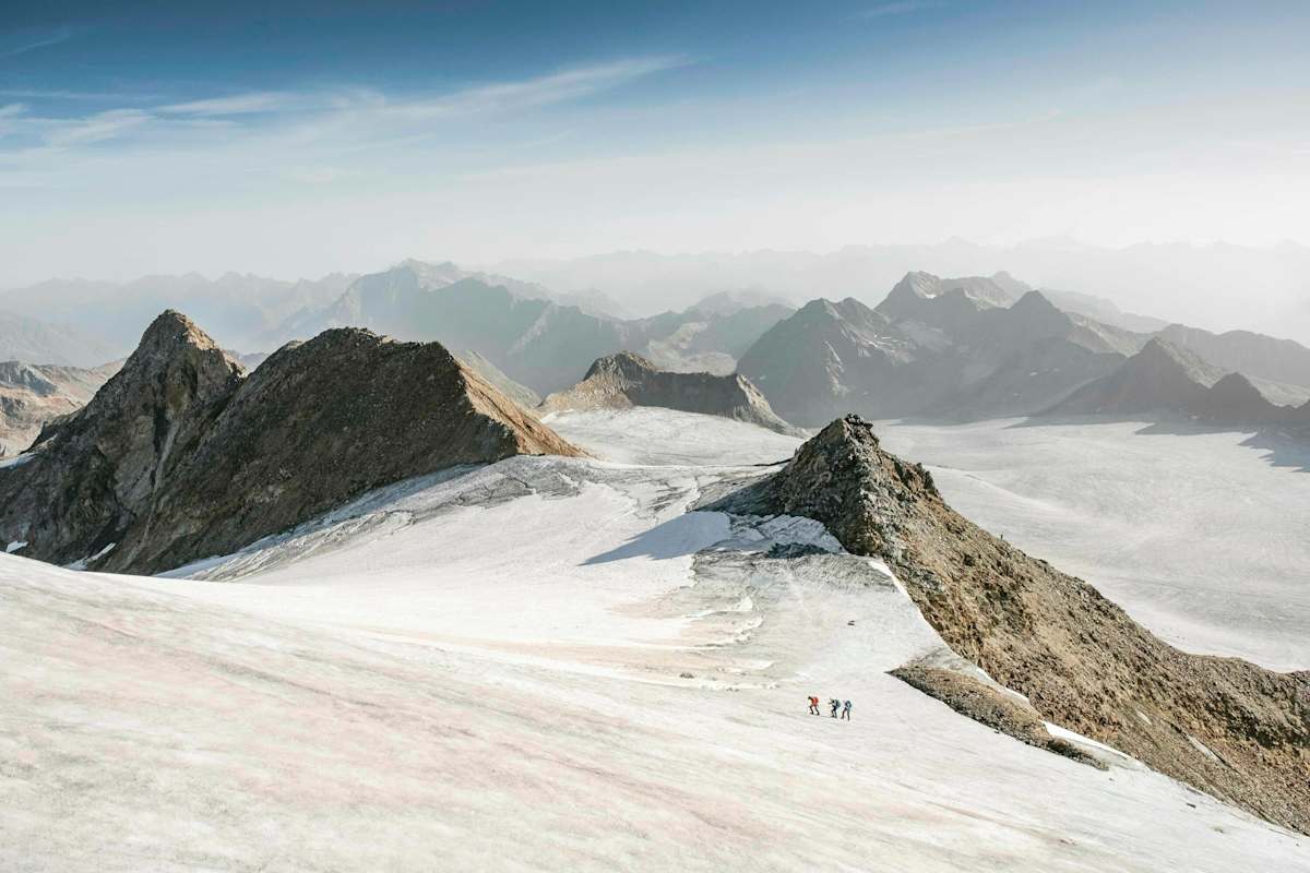Die Ötztaler Alpen weisen noch gigantische Gletschermassen auf.