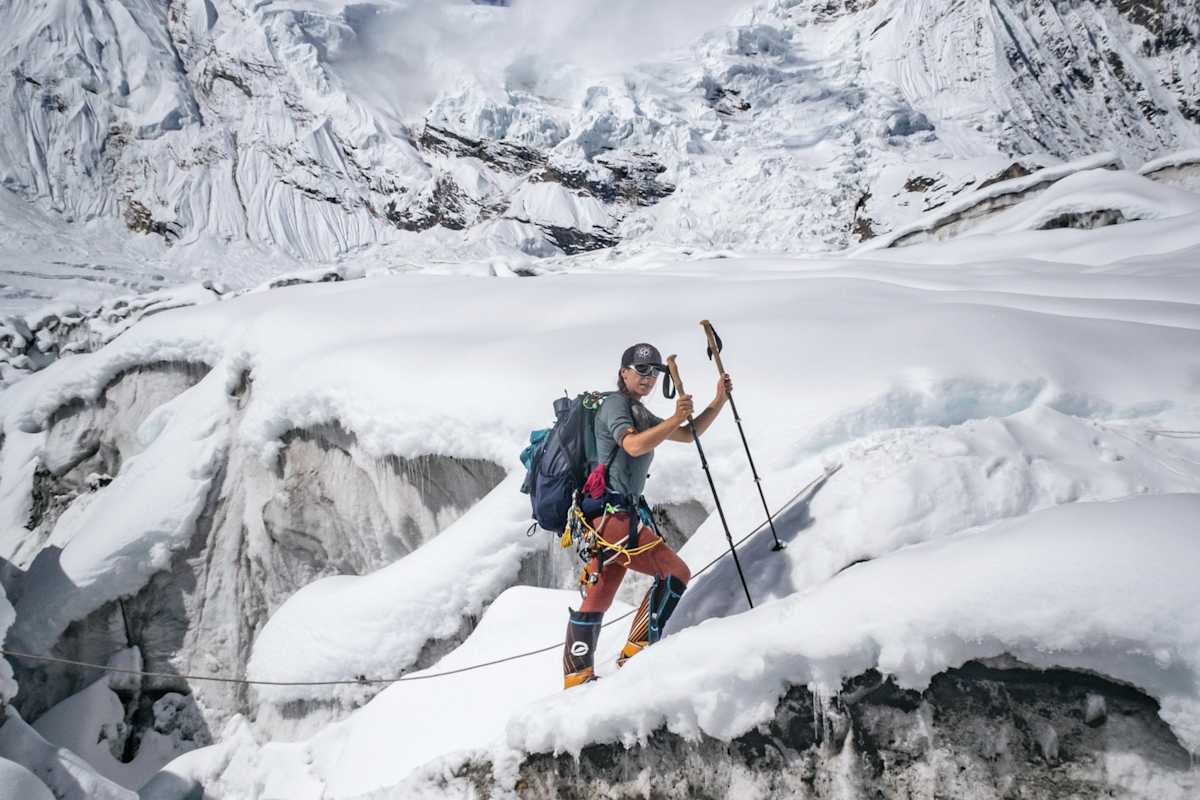 Marlies Czerny im Aufstieg auf den Manaslu