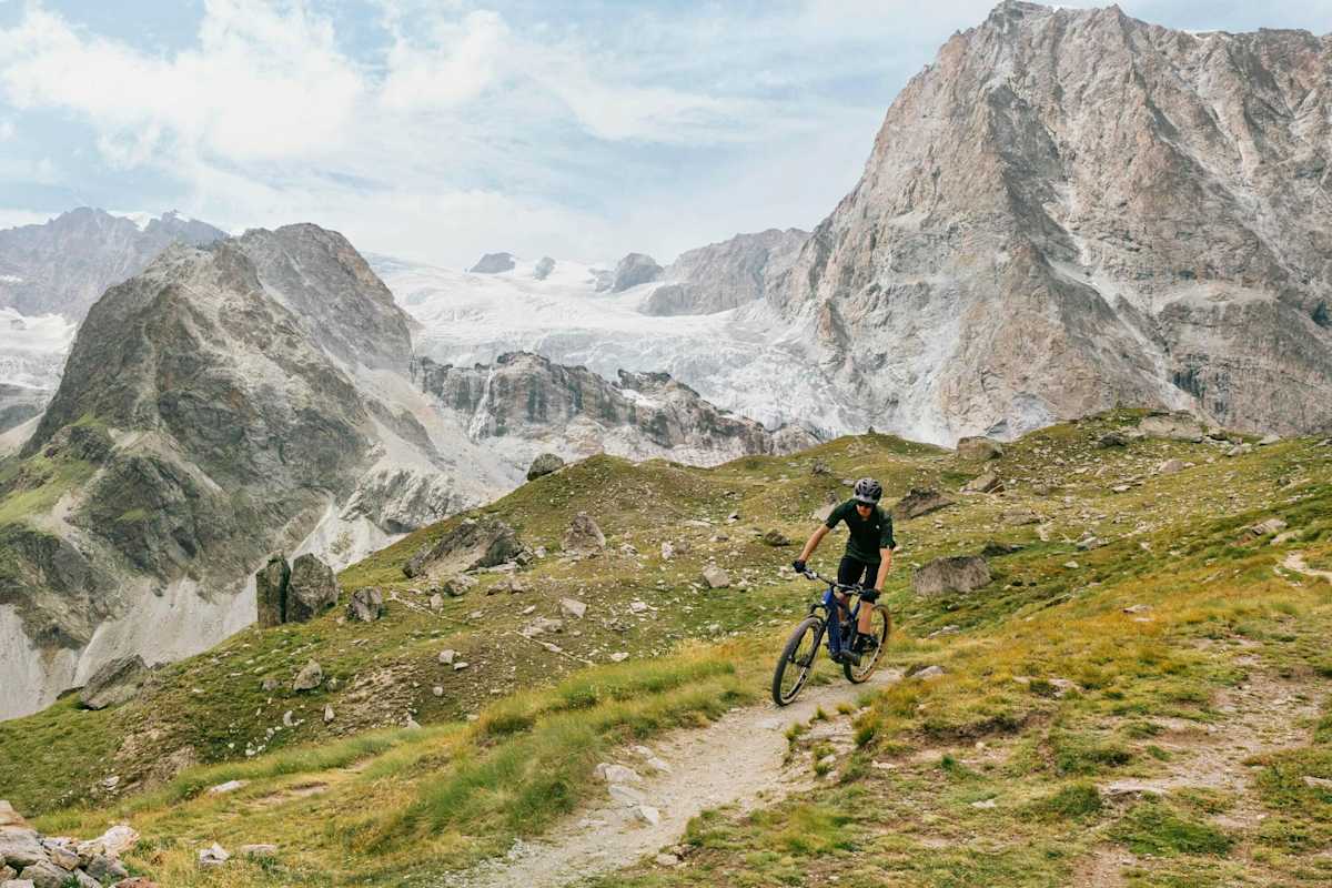 Die Schönbielhütte ist auch mit dem Mountainbike erreichbar.