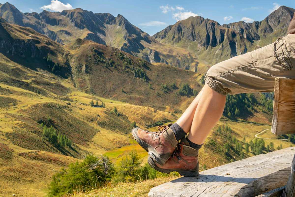Ein hoher Schaft und atmungsaktives Material sind wichtige Indikatoren bei Kauf eines Bergschuhes