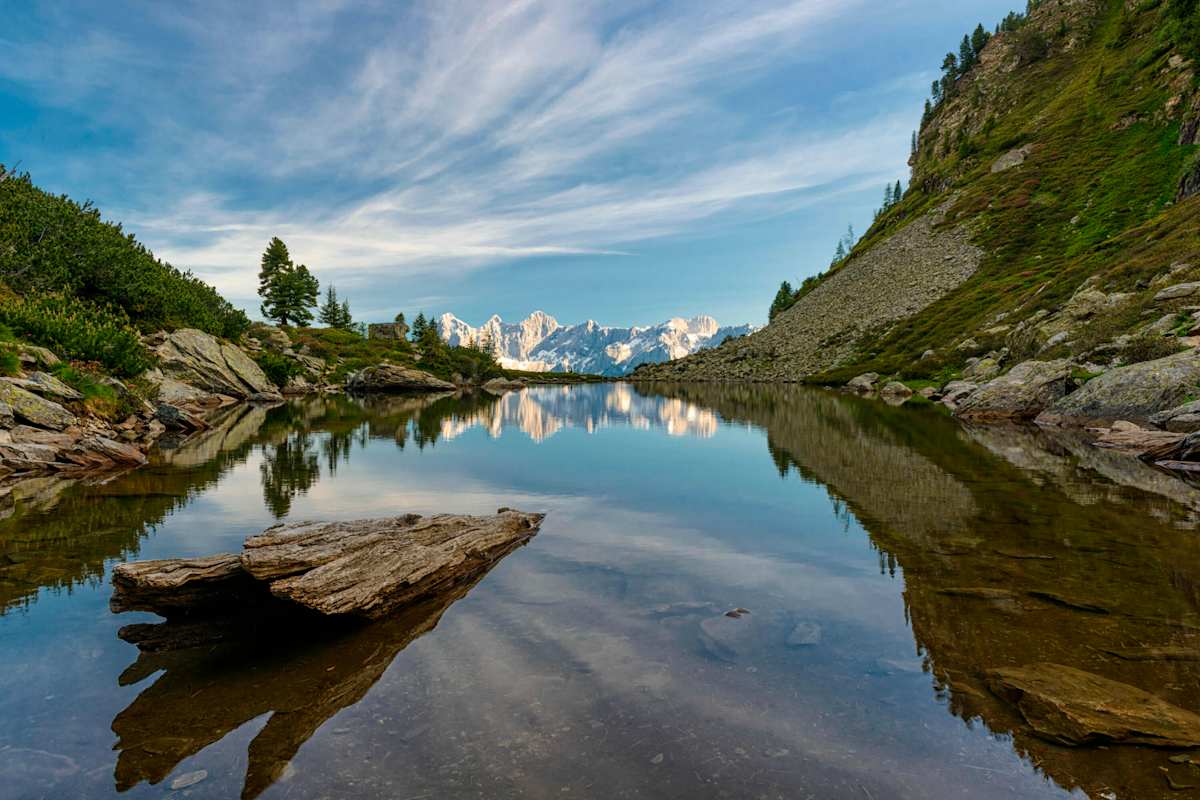 Blick vom Spiegelsee auf der Reiteralm in Richtung Dachsteingebirge