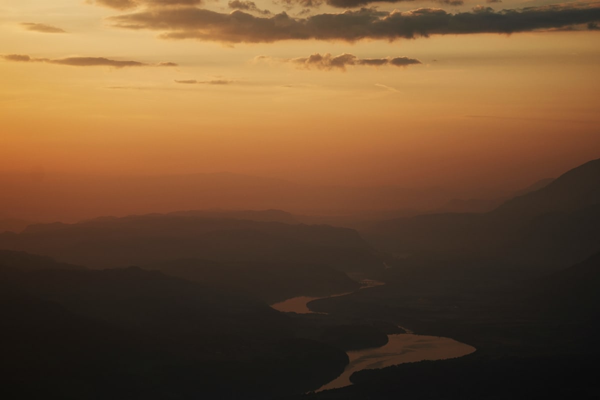 Sonnenaufgangsstimmung über Drau