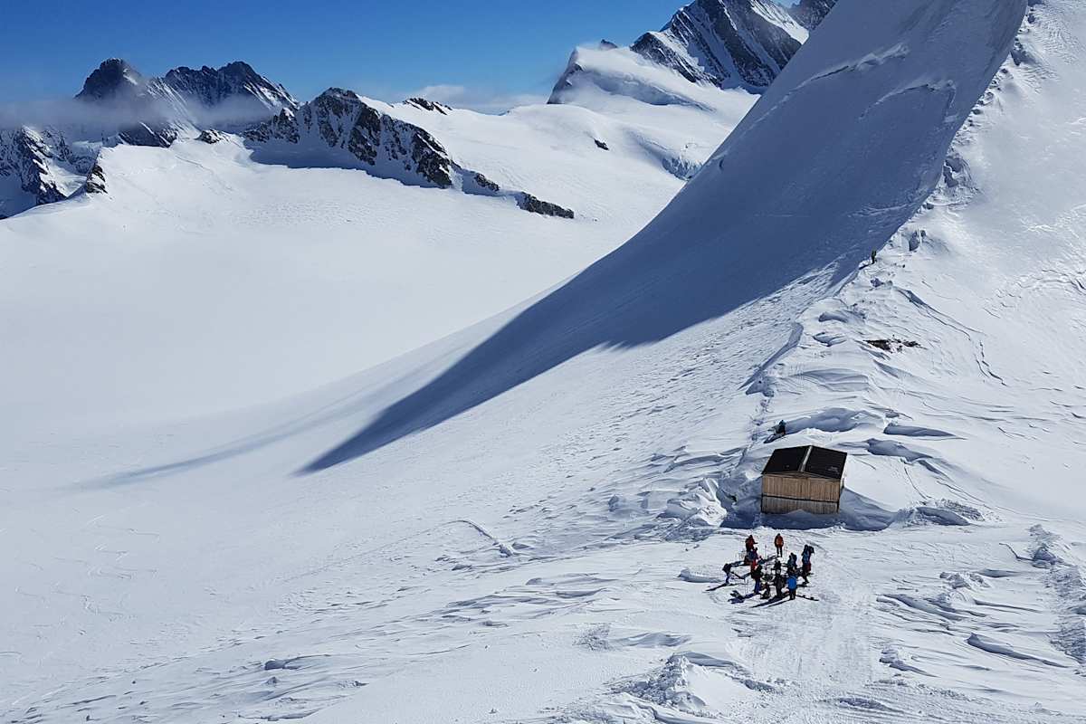 Wallis: Mönchsjochhütte in den Berner Alpen