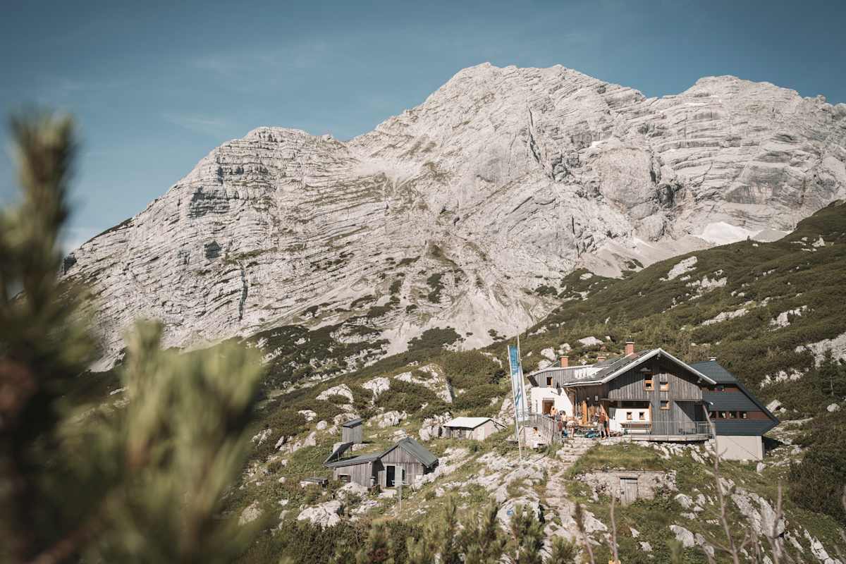 Die Hesshütte unterhalb der Hochtorgruppe