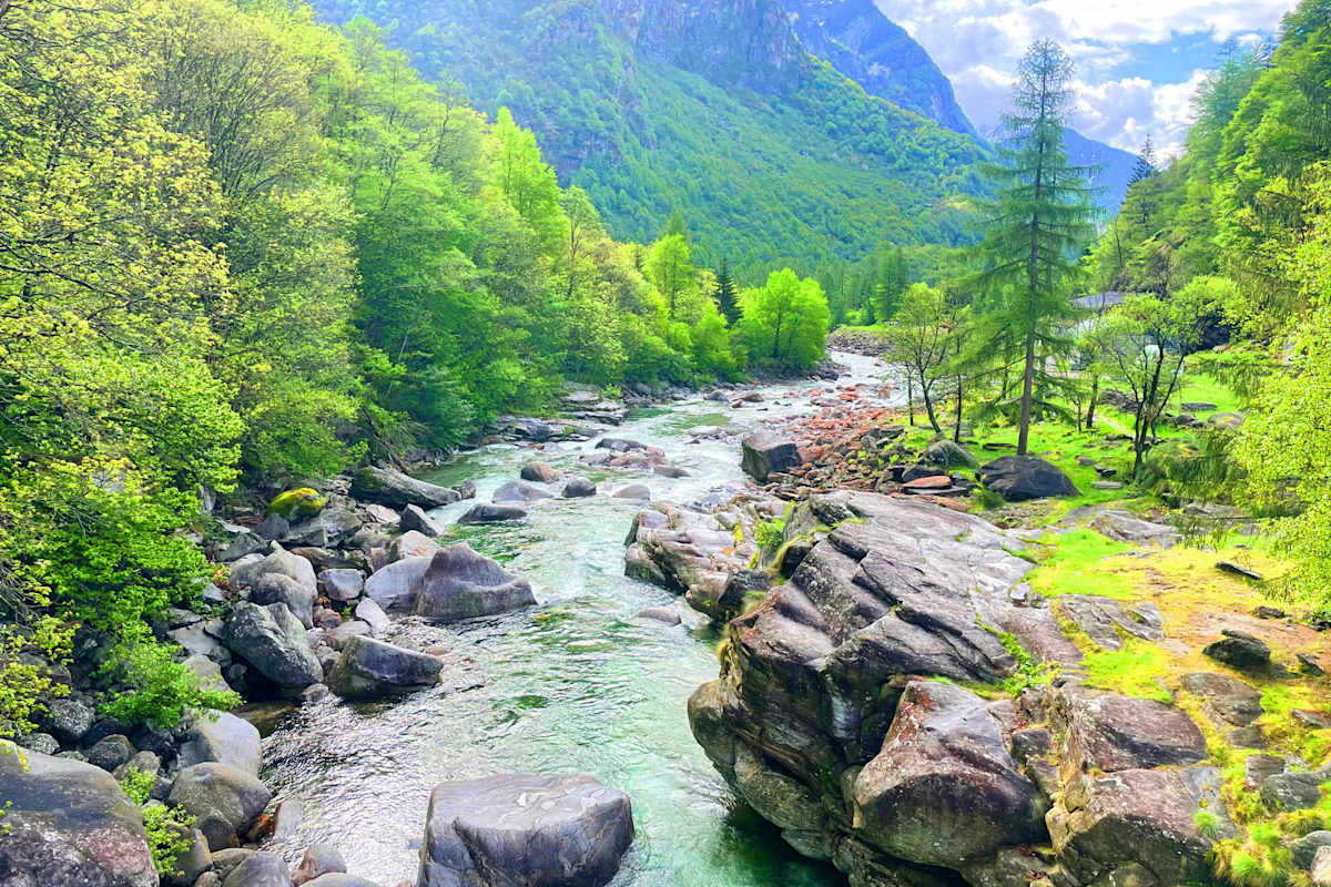 Alternativen zur Verzasca gibt es ausreichend und sie sind auch mindestens so schön – hier das Val Osura.