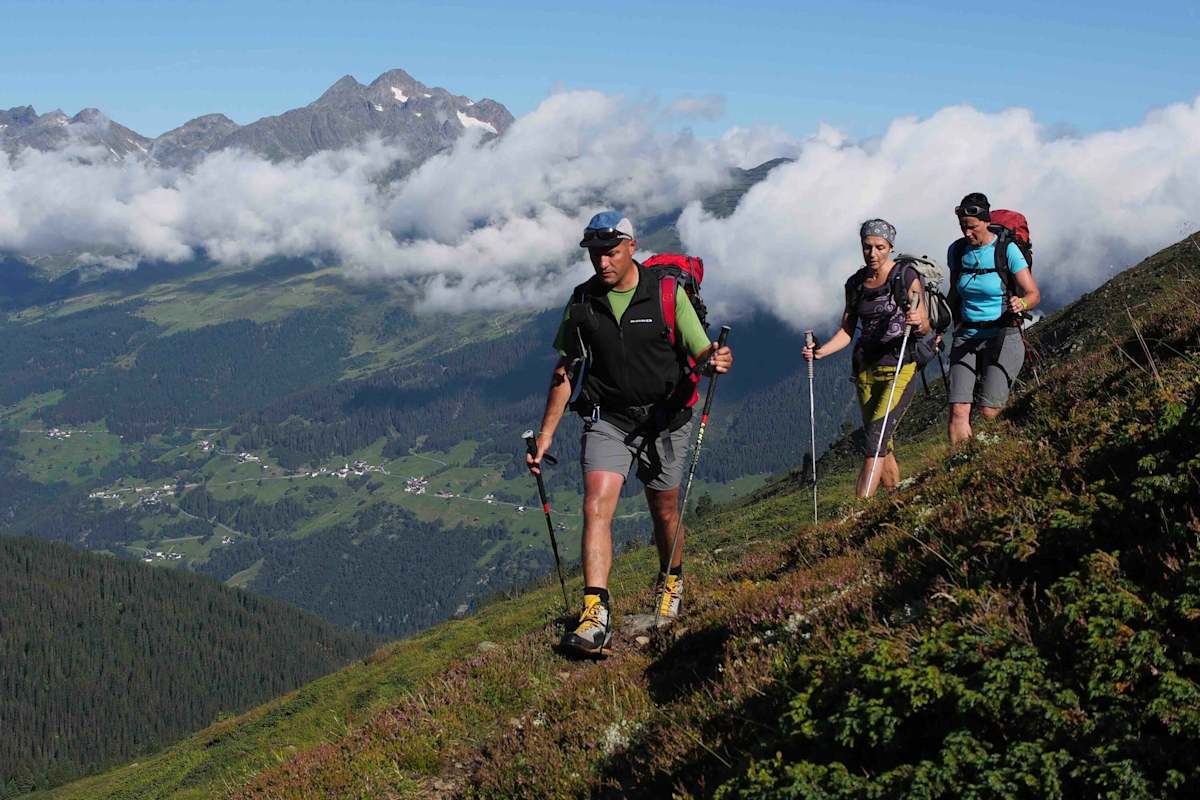 Paznauner Höhenweg: Aussichtsreich wandert man am zweiten Tag von der Ascherhütte nach Kappl.