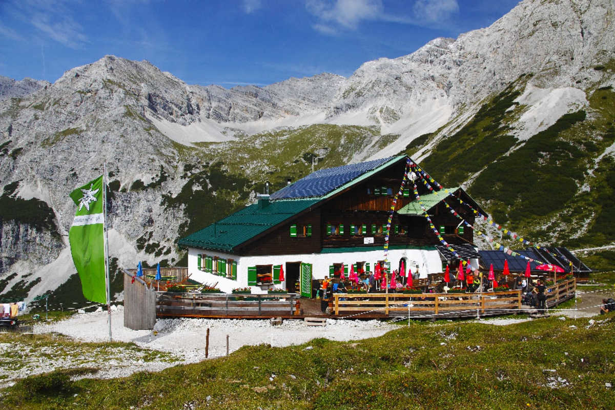 Die Pfeishütte im Karwendel in Tirol