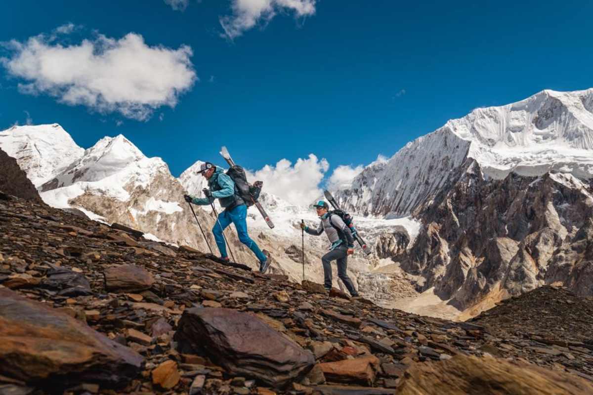 Benedikt Böhm und Prakash Sherpa auf dem Weg ins Lager 1