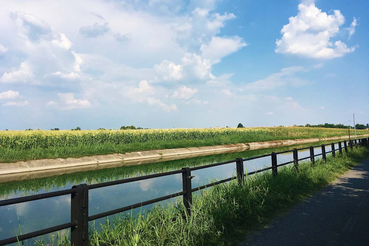 Die Radroute führt entlang des Pos.