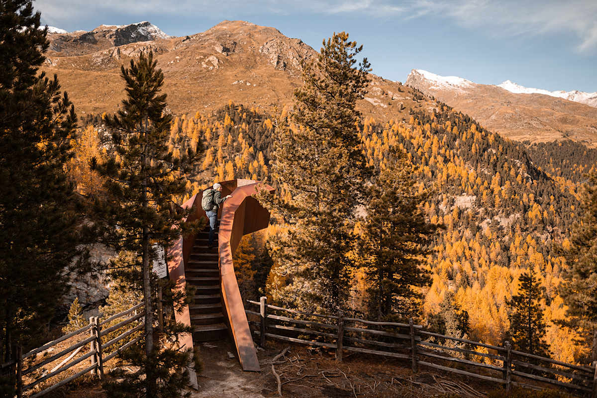 Einen herrlichen Ausblick über die Plimaschlucht bietet die Aussichtsplattform.
