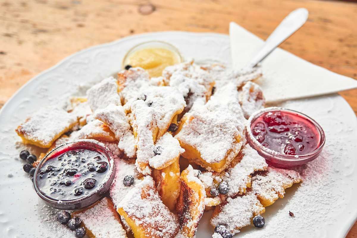 Das Lieblingsessen auf der Hütte: Flaumiger Kaiserschmarrn