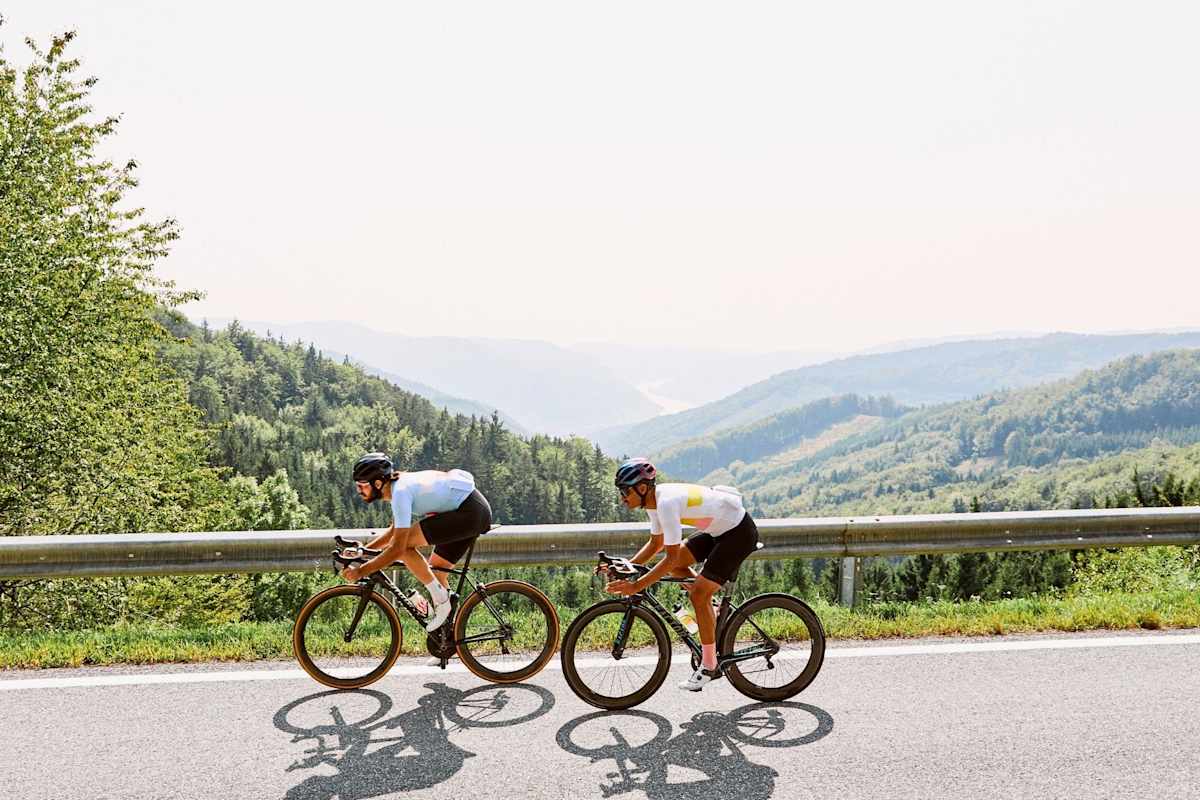Rennradfahren mit Blick auf die Täler der Wachau.
