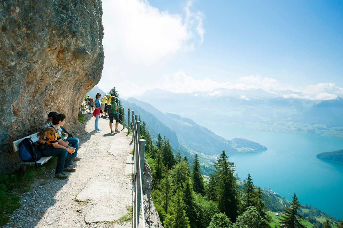 Ausblick auf die Berglandschaft.