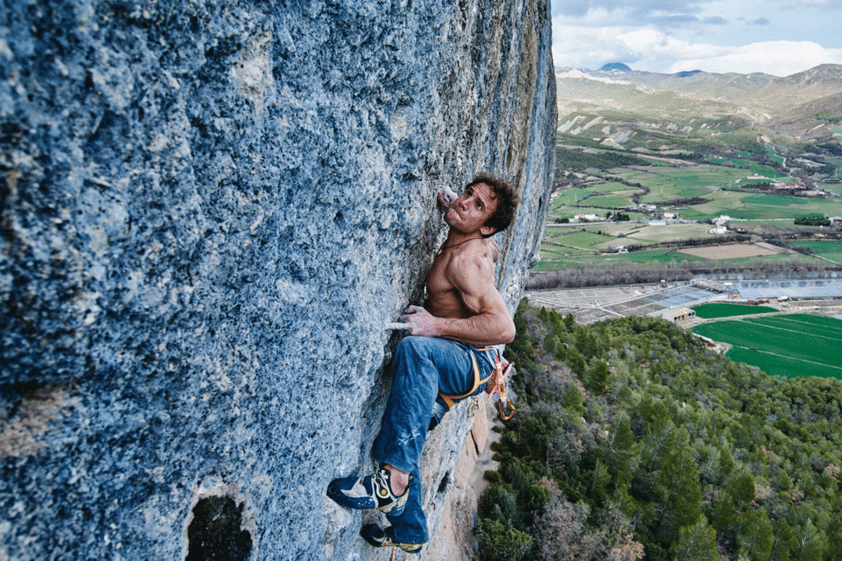 Roger Schaeli beim Klettern in Oliana in Spanien