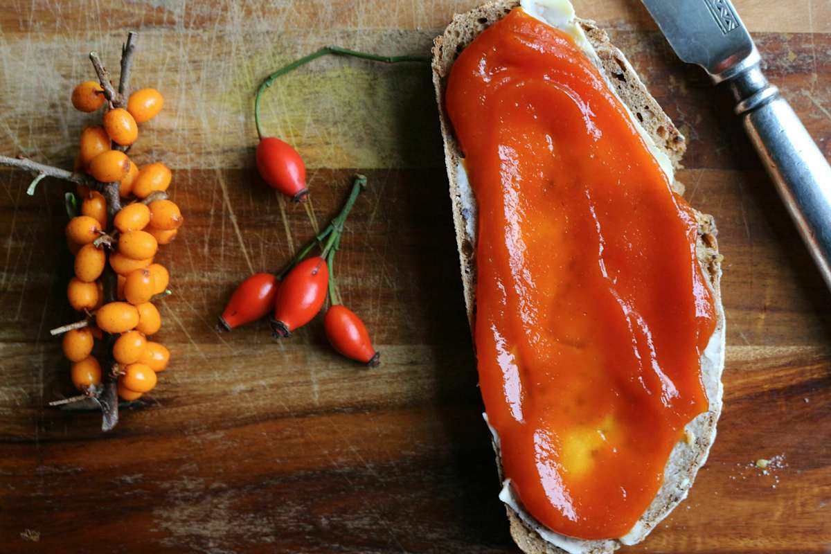 Superfood am Brot: Hagebutten-Sanddorn-Kürbis-Marmelade