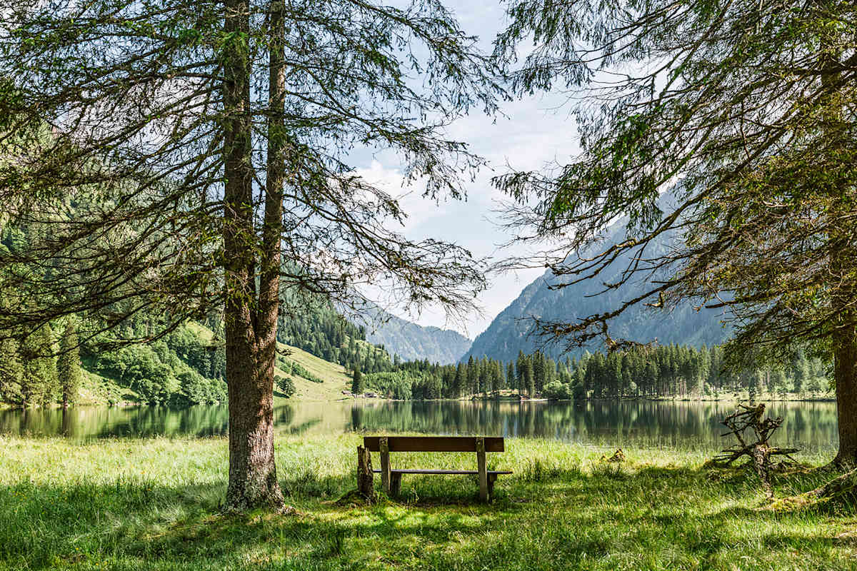 Das Ufer rund um den Schwarzensee ist der perfekte Ort für eine stärkende Jause oder ein gemütliches Picknick.