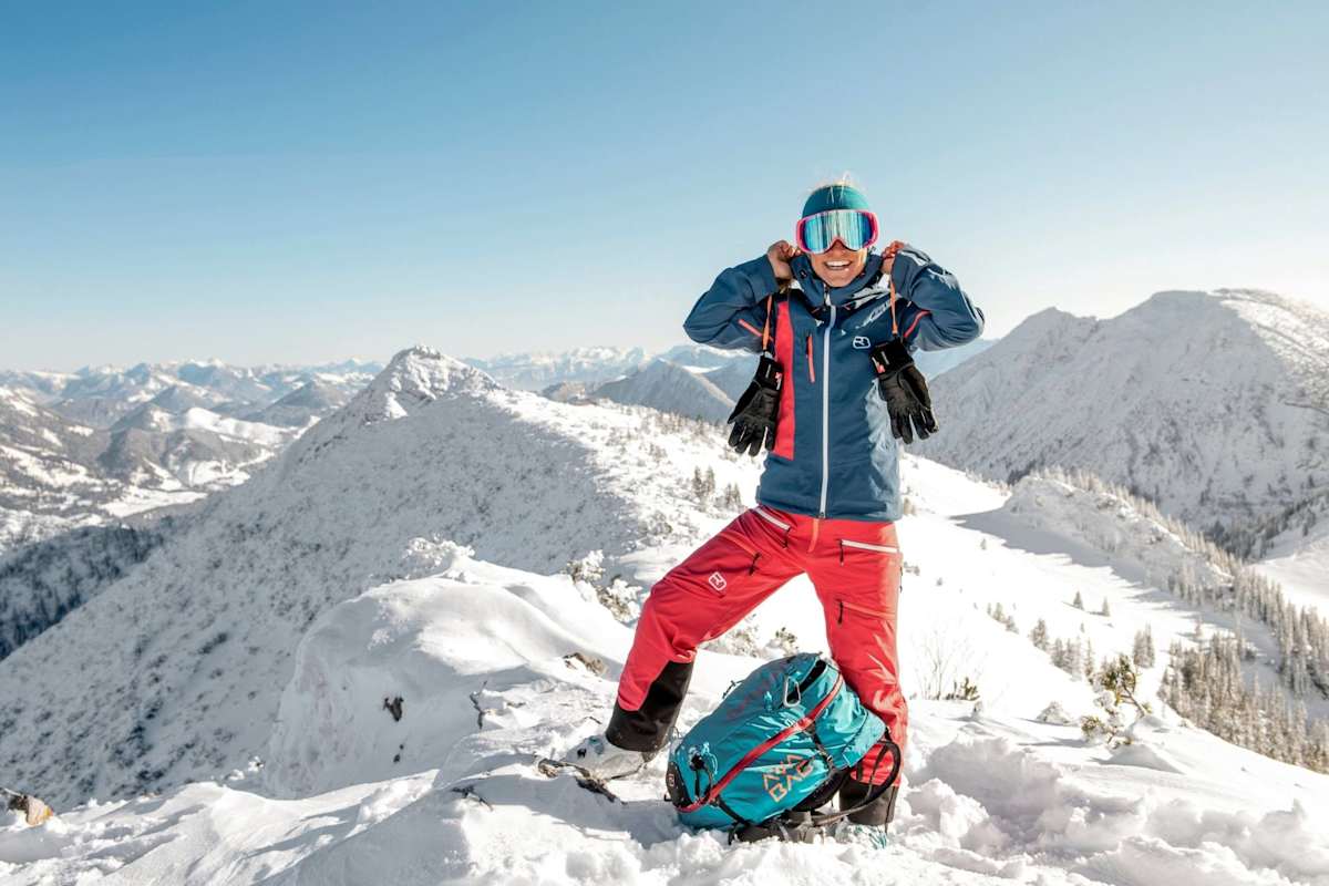 Corinna bereitet sich auf die Abfahrt vor