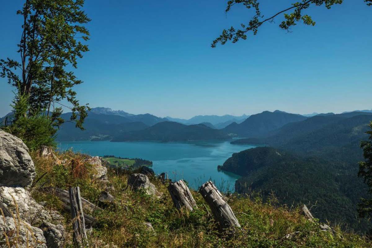 Wandern am Simetsberg in den Bayerischen Voralpen mit Blick auf den Walchensee