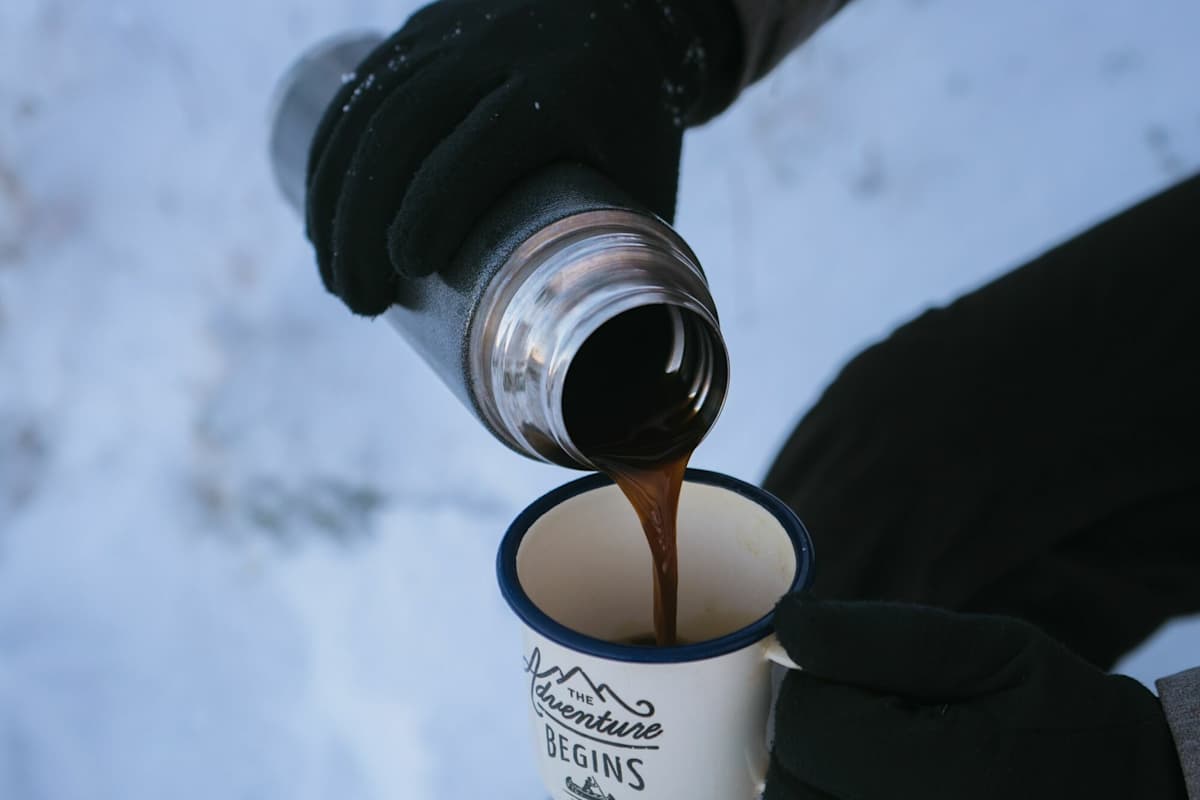 Thermosflaschen eigenen sich hervorragend für einen Marschtee oder Gipfel-Espresso