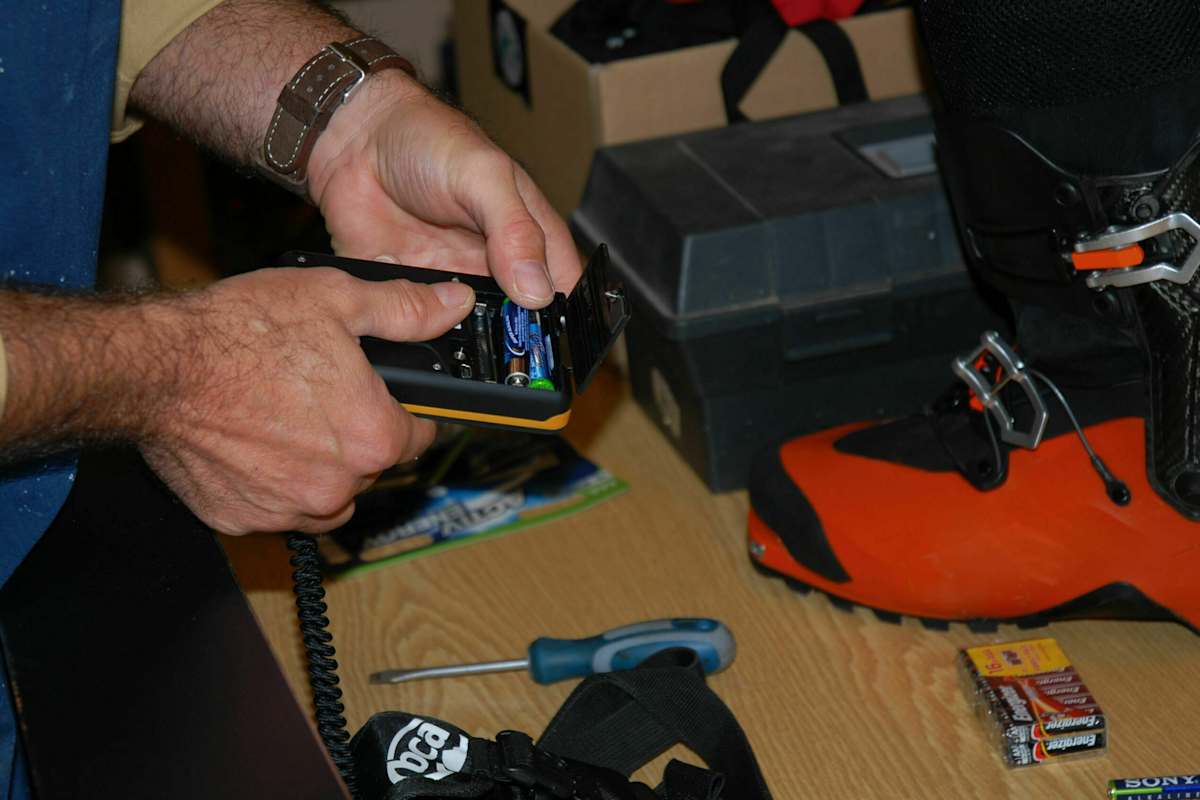 LVS-Gerät mit neuen Batterien ausstatten