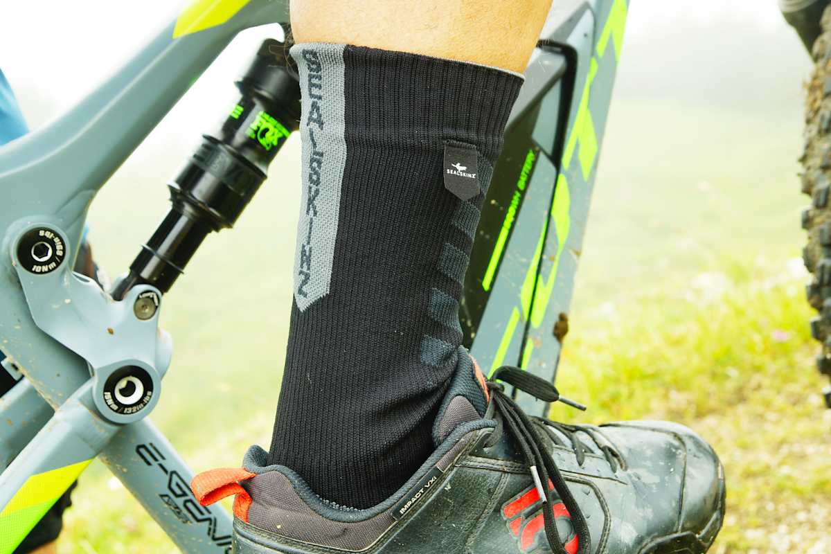 Trockene Füße: Socken mit Membran von Sealskinz