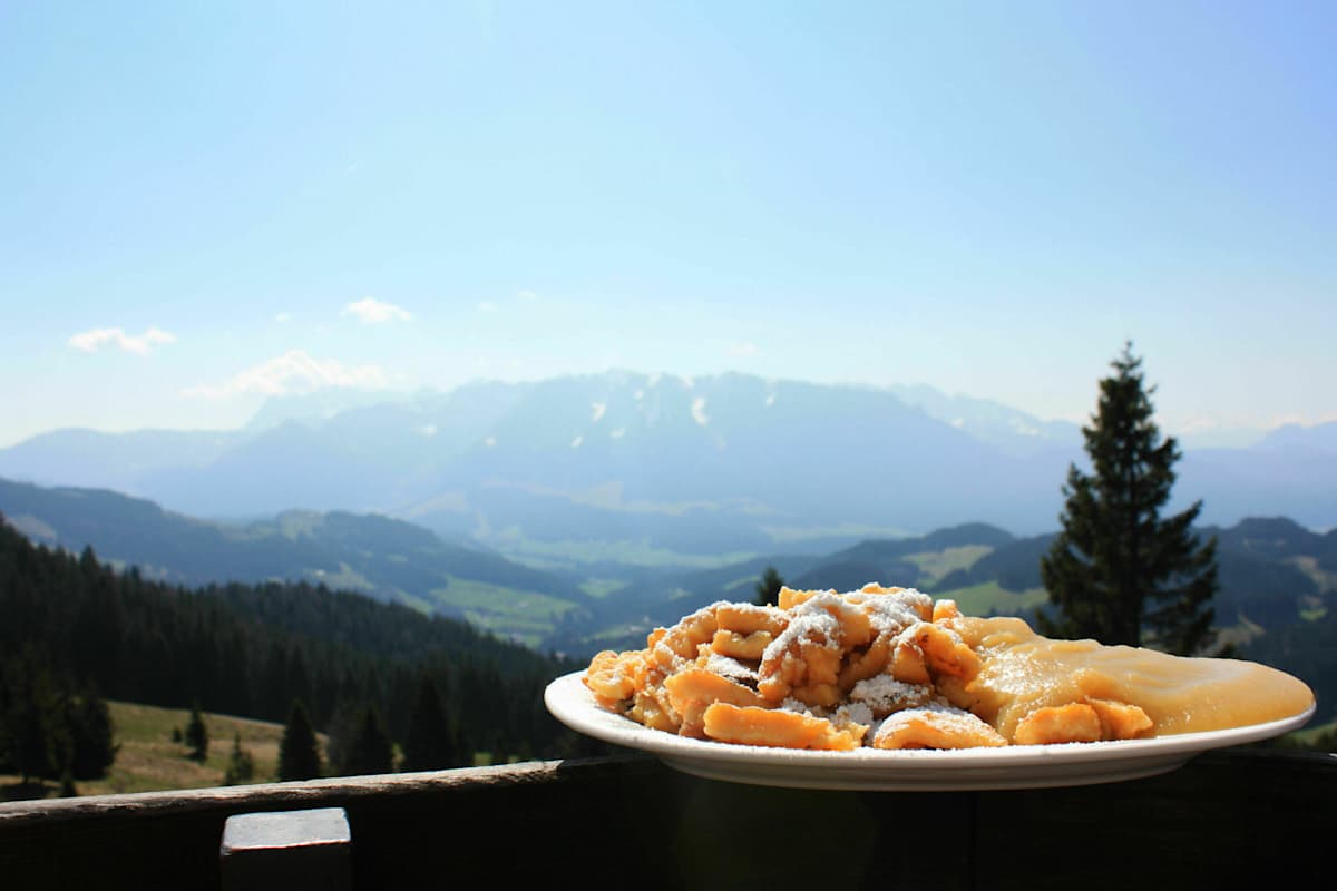 Kaiserschmarrn am Spitzsteinhaus in den Chiemgauer Alpen in Tirol